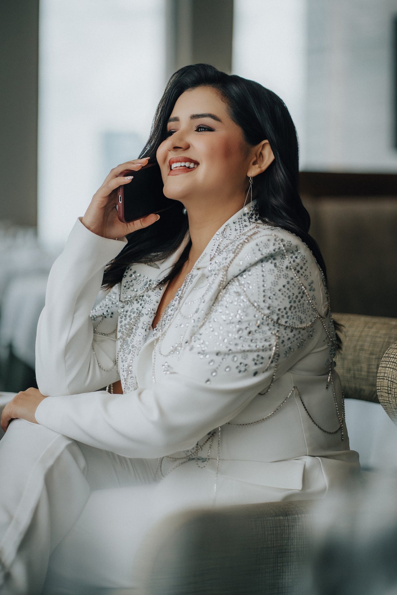 Mary Claudia Andrade sonriendo durante una llamada